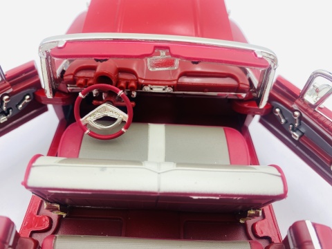 Chevrolet Impala 1960 1:18 Motormax 73110 czerwony Chevrolet Impala 1960 1:18 Motormax 73110 czerwony