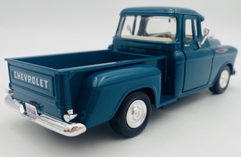 Chevy 3100 Stepside Pickup 1957 model 1:24 Motormax 79381 turkusowy Chevy 3100 Stepside Pickup 1957 model 1:24 Motormax 79381 turkusowy