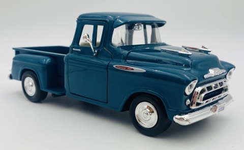 Chevy 3100 Stepside Pickup 1957 model 1:24 Motormax 79381 turkusowy Chevy 3100 Stepside Pickup 1957 model 1:24 Motormax 79381 turkusowy