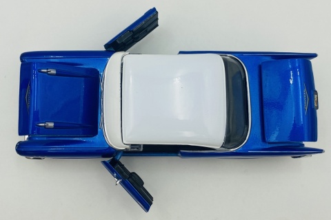 Chevy Bel Air 1957 z blendą przeciwsłoneczną Get Low 1:24 Motormax 79030 Chevy Bel Air 1957 z blendą przeciwsłoneczną Get Low 1:24 Motormax 79030