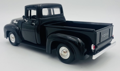 Ford F-100 Pickup 1956 1:24 Motormax 73235 czarny Ford F-100 Pickup 1956 1:24 Motormax 73235 czarny