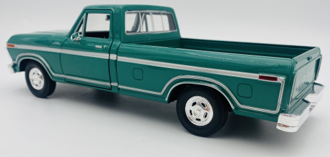 Ford F-150 Custom Pickup 1977 1:24 Motormax 79386 zielony Ford F-150 Custom Pickup 1977 1:24 Motormax 79386 zielony