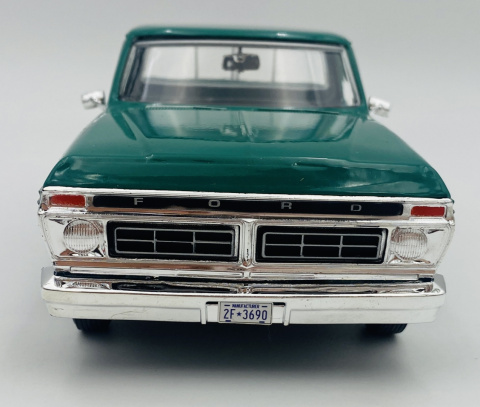 Ford F-150 Custom Pickup 1977 1:24 Motormax 79386 zielony Ford F-150 Custom Pickup 1977 1:24 Motormax 79386 zielony