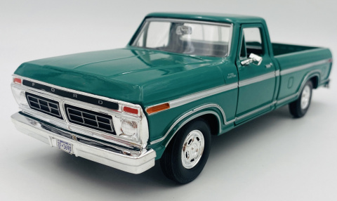 Ford F-150 Custom Pickup 1977 1:24 Motormax 79386 zielony Ford F-150 Custom Pickup 1977 1:24 Motormax 79386 zielony