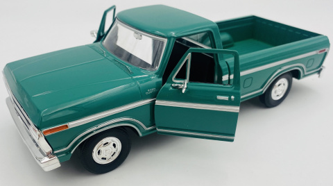 Ford F-150 Custom Pickup 1977 1:24 Motormax 79386 zielony Ford F-150 Custom Pickup 1977 1:24 Motormax 79386 zielony
