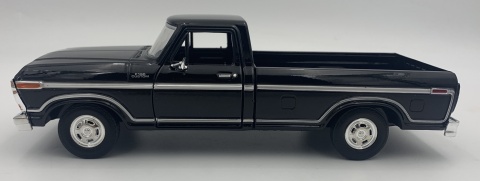Ford F-150 Custom Pickup 1979 1:24 Motormax 79346 czarny Ford F-150 Custom Pickup 1979 1:24 Motormax 79346 czarny