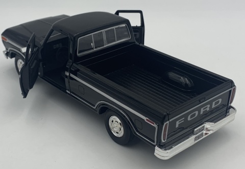 Ford F-150 Custom Pickup 1979 1:24 Motormax 79346 czarny Ford F-150 Custom Pickup 1979 1:24 Motormax 79346 czarny