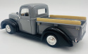 Ford Pickup Jailbar 1942-1947 1:24 Motormax 79388 szary