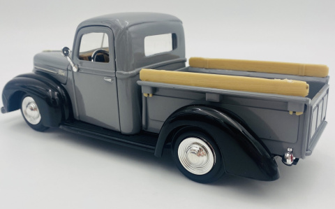 Ford Pickup Jailbar 1942-1947 1:24 Motormax 79388 szary Ford Pickup Jailbar 1942-1947 1:24 Motormax 79388 szary