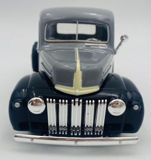 Ford Pickup Jailbar 1942-1947 1:24 Motormax 79388 szary Ford Pickup Jailbar 1942-1947 1:24 Motormax 79388 szary
