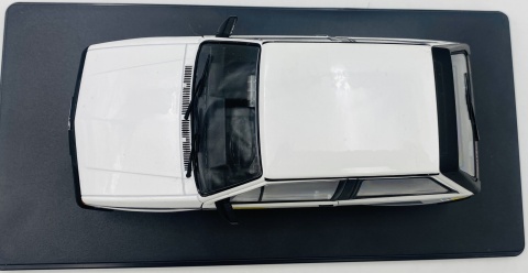 Opel Corsa A SR 1985 model METAL 124239 WhiteBox 1:24 biały