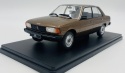 Peugeot 305 (1975) model WB124243 METAL WhiteBox 1:24 brązowy