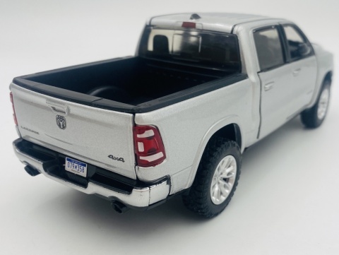 RAM 1500 Crew Cab Laramie 2019 1:27 Motormax 79357 szary RAM 1500 Crew Cab Laramie 2019 1:27 Motormax 79357 szary