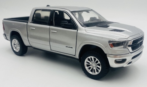 RAM 1500 Crew Cab Laramie 2019 1:27 Motormax 79357 szary RAM 1500 Crew Cab Laramie 2019 1:27 Motormax 79357 szary