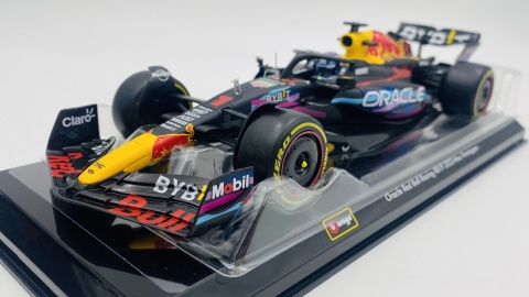 RB19 F1 RedBull 2023 #1 Max Verstappen GP MIAMI gablotka Bburago 1:24 RB19 F1 RedBull 2023 #1 Max Verstappen GP MIAMI gablotka Bburago 1:24