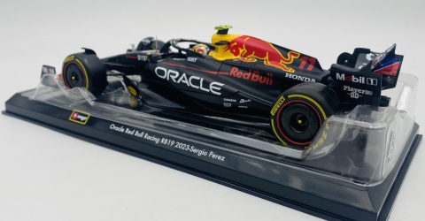 RB19 F1 RedBull 2023 #11 Perez gablotka Bburago 1:24 RB19 F1 RedBull 2023 #11 Perez gablotka Bburago 1:24