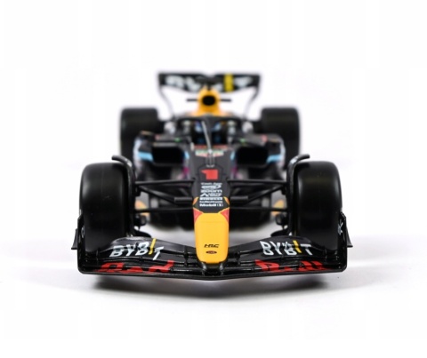RB19 F1 RedBull 2023 #11 Sergio Perez GP MIAMI gablotka Bburago 1:24 RB19 F1 RedBull 2023 #11 Sergio Perez GP MIAMI gablotka Bburago 1:24