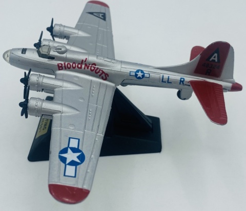 Samolot Boeing B-17 Flying Fortress Blood'nGuts podstawka METAL Motormax