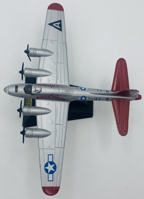 Samolot Boeing B-17 Flying Fortress Blood'nGuts podstawka METAL Motormax