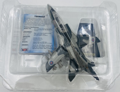 Samolot Panavia Tornado podstawka METAL Motormax