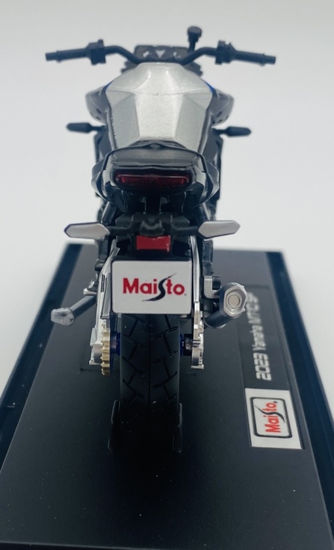 YAMAHA MT-10 SP 2023 model na podstawce 1:18 Maisto YAMAHA MT-10 SP 2023 model na podstawce 1:18 Maisto