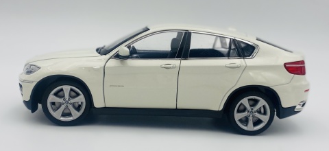 BMW X6 5.0 xDrive E71 model 24004 Welly 1:24 biały