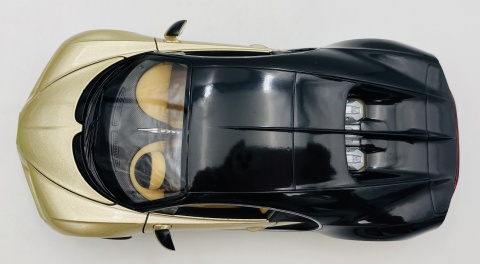 BUGATTI Chiron MODEL metal WELLY 1:24 złoty