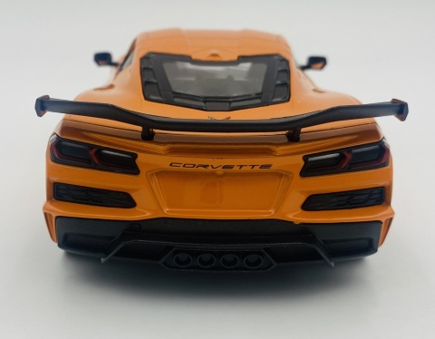Chevrolet CORVETTE 2023 model 24120 Welly 1:24 pomarańczowy