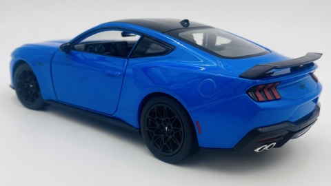 FORD MUSTANG GT 2024 metal model 24123 Welly 1:24 niebieski