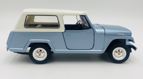 Jeep Jeepster Commando Station Wagon 1967 model 24117 Welly 1:24 niebieski