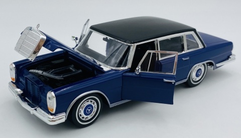 Mercedes-Benz 600 1963 model 24121 Welly 1:24 granatowy