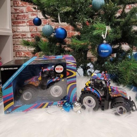 NEW HOLLAND T7.300 Blue Power edycja limitowana 1:32 Britains 43392