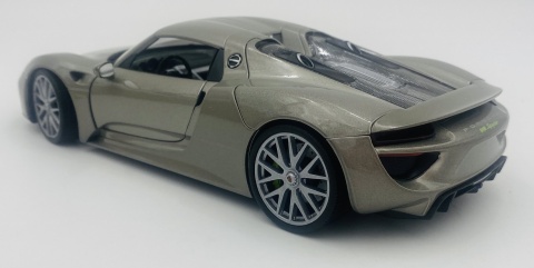 PORSCHE 918 Spyder 2014 model 24055 metal WELLY 1:24 grafitowy