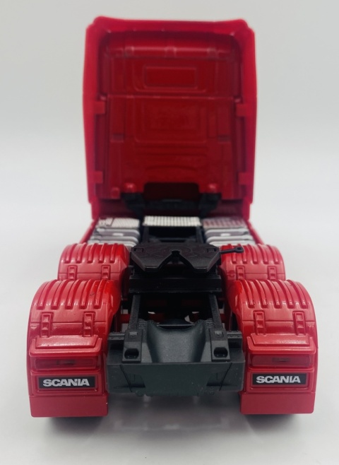 Scania V8 R730 3 osiowy ciągnik siodłowy model WELLY 32670 1:32 czerwony