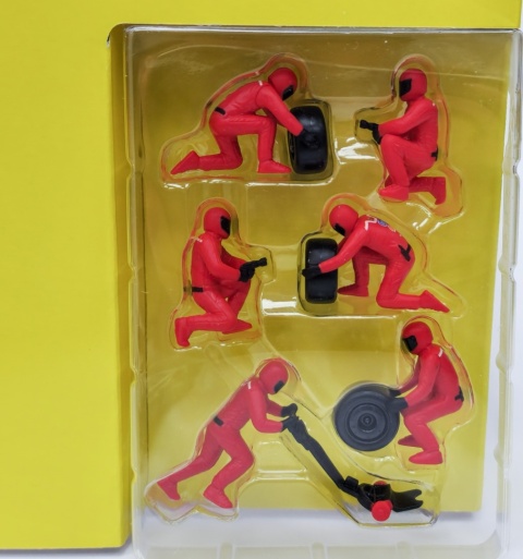 ZESTAW Ferrari F1 #55 C. Sainz Pit Stop diorama 2024 SF-24 BBurago 1:43