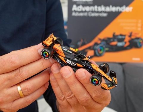 ZESTAW McLaren F1 Norris Piastri 2024 MCL38 kalendarz adwentowy 1:43