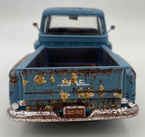 1955 GMC Blue Chip podrdzewiały 1:24 Motormax 79071 Weathered Treasures