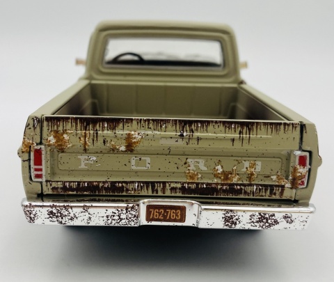 1972 Ford F-100 podrdzewiały 1:24 Motormax 79074 Weathered Treasures