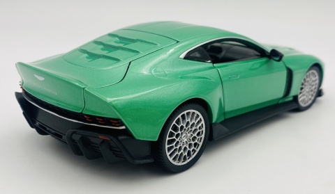 Aston Martin Valour metal model 24130 Welly 1:24