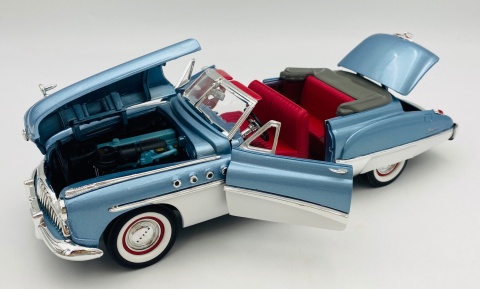 BUICK Roadmaster 1949 1:18 model Motormax 73116 jasny niebieski