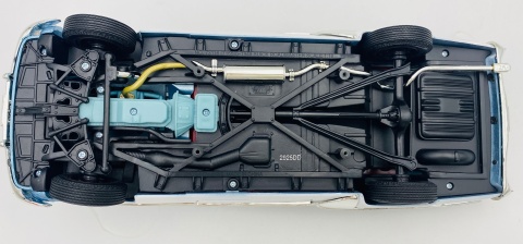 BUICK Roadmaster 1949 1:18 model Motormax 73116 jasny niebieski