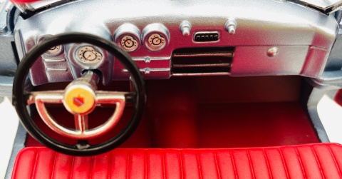 BUICK Roadmaster 1949 1:18 model Motormax 73116 jasny niebieski