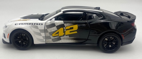 Chevrolet CAMARO ZL1 2017 #42 model 1:24 Motormax GT Racing 73797