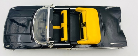 Chevrolet Impala 1960 tuning model 1:18 Motormax 79009 czarny z płomieniami