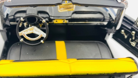 Chevrolet Impala 1960 tuning model 1:18 Motormax 79009 czarny z płomieniami