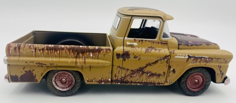 Chevy Apache Fleetside podrdzewiały 1:24 Motormax 79072 Weathered Treasures
