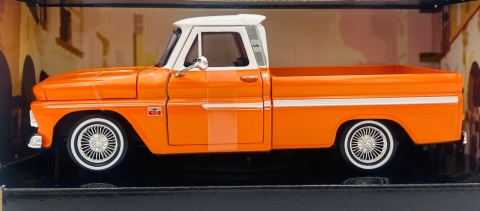 Chevy C10 Fleetside 1966 Pickup 1:24 Motormax 79034 Get Low Series orange