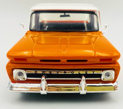 Chevy C10 Fleetside 1966 Pickup 1:24 Motormax 79034 Get Low Series orange