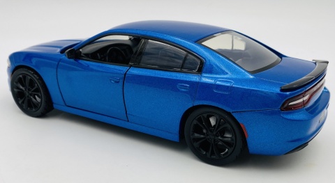 DODGE Charger SXT 2023 model 1:24 Motormax 79387 niebieski