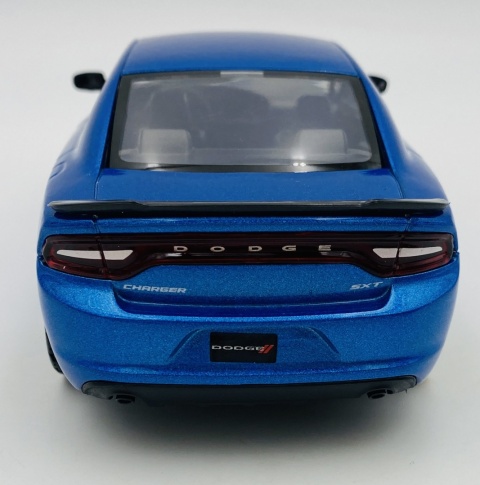DODGE Charger SXT 2023 model 1:24 Motormax 79387 niebieski